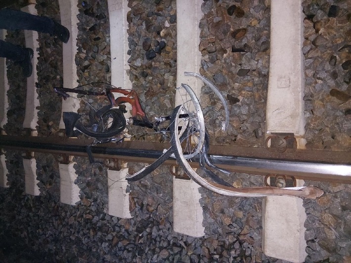 BPOLI EF: Zwei gefährliche Eingriffe in den Bahnverkehr innerhalb weniger Stunden - die Bundespolizei ermittelt