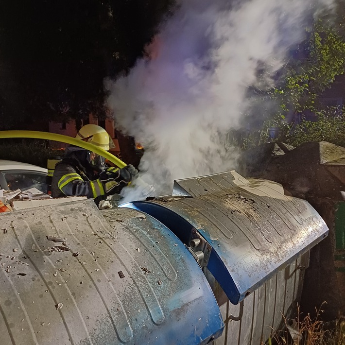 FW-EN: Feuerwehr rückte bisher fünfmal aus- erneuter Containerbrand in der Nacht ärgert Feuerwehrleute