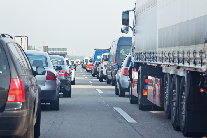 Ferienbeginn = Staubeginn? Hier müssen Thüringens Autofahrer Geduld mitbringen - ADAC Stauprognose Sommerferien Thüringen