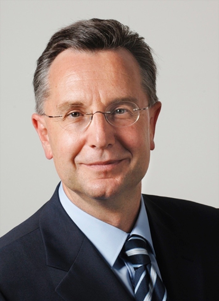 Finter Bank Zürich: Dr. Marco Lanzi replaces Martin Murbach as Chairman of the Board