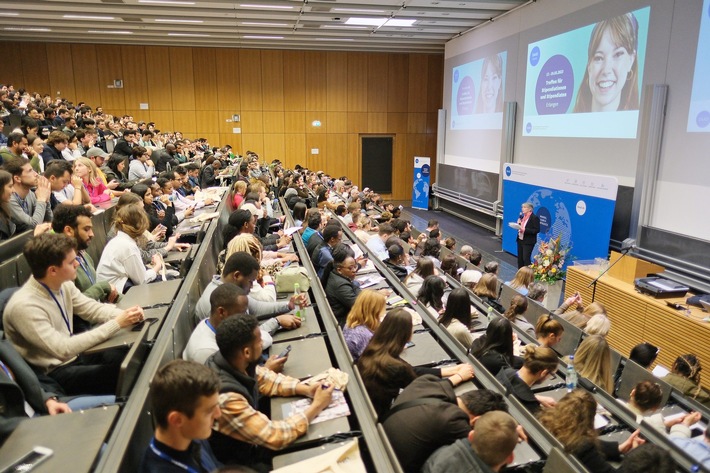 Berlin weiterhin an der Spitze bei internationalen Studierenden | &quot;Wissenschaft weltoffen 2023 kompakt&quot; veröffentlicht