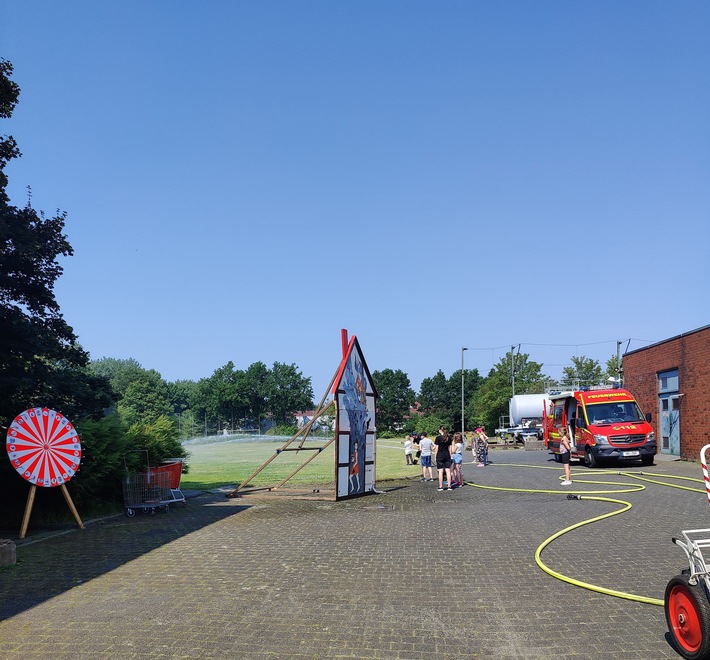 FW Bremerhaven: Sommerferienprogramm bei der Feuerwehr Bremerhaven