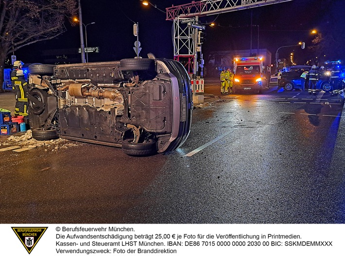 FW-M: Unfall im Kreuzungsbereich (Obersendling)