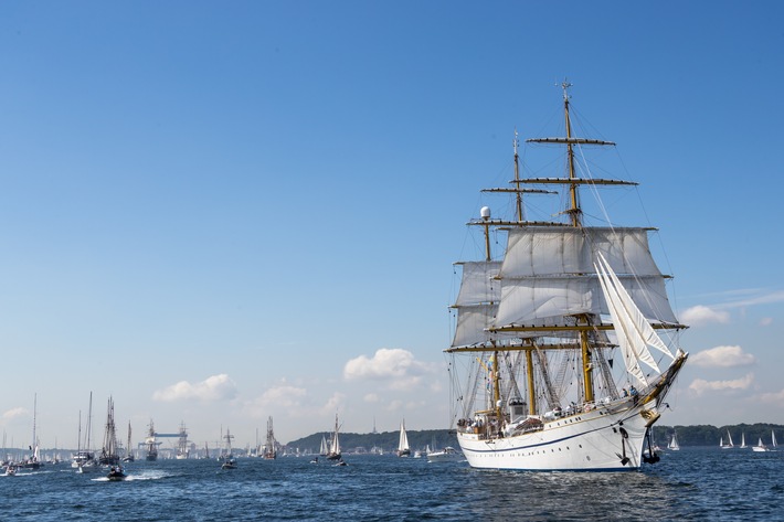 Segelschulschiff "Gorch Fock" nimmt Kurs Richtung Osten