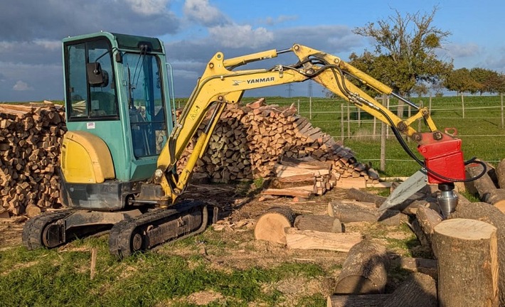 POL-KA: (KA) Bretten - Zeugenaufruf nach Diebstahl eines Minibaggers