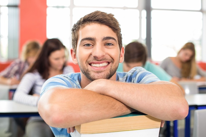 Modellschul-Auszeichnung 2021: Stress-Prävention im Schulalltag verankert / Initiative STARK und Bayerisches Kultusministerium ehren Berufliche Schulen in Wiesau und Haar