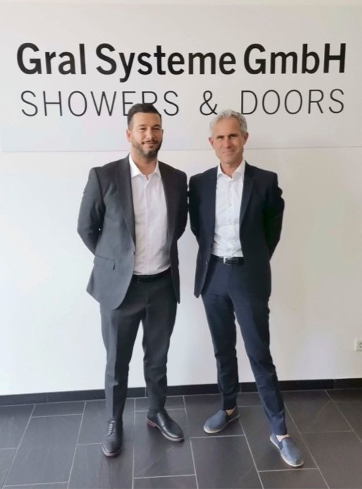 Duschkabinenhersteller Gral Systeme GmbH aus der Insolvenz geführt / Management erwirbt das Unternehmen