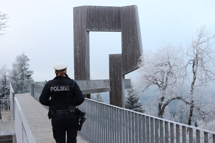 POL-PDTR: Wintergefahren auf den Hunsrückstraßen Die Polizei Morbach rät zur Vorsicht
