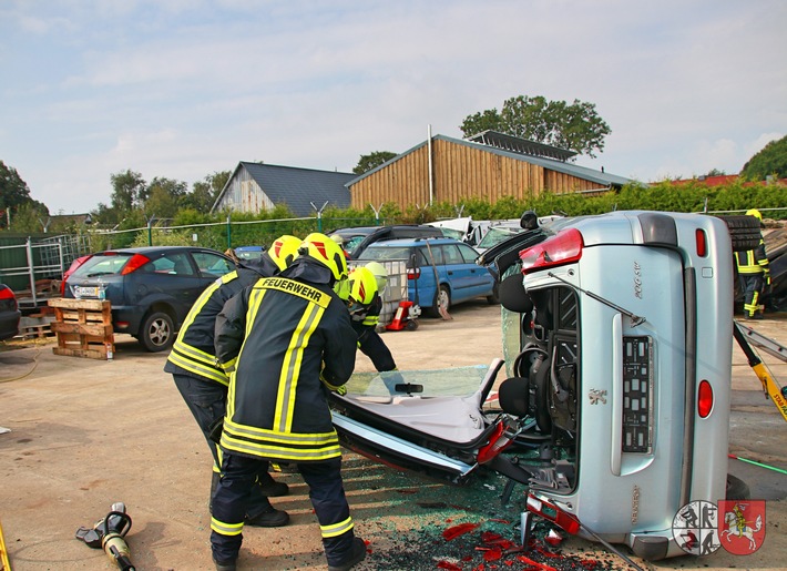 FW-HEI: KFZ-Innung unterstützt Feuerwehren mit Fahrzeugen für die Ausbildung