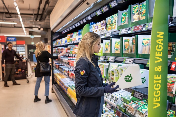 Lidl Svizzera incita le persone a trascorrere il mese di gennaio adottando uno stile di vita vegano e senza alcol