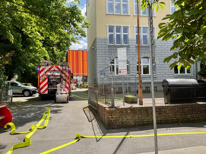 FW-GLA: Brand in einer Schule in Gladbeck-Mitte