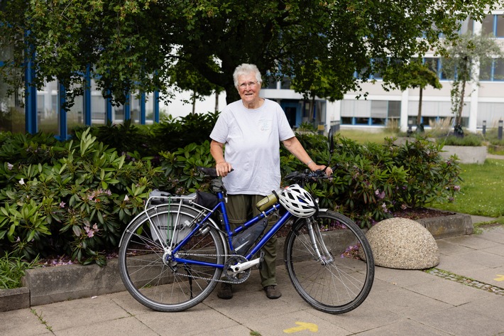 Nicht aufhören, sonst ist es für immer: 80-Jährige weiter auf Spendenradtour