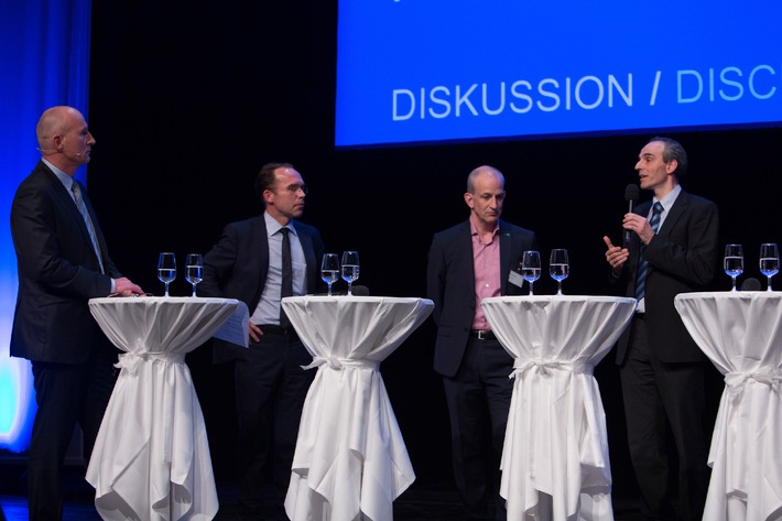 Digitalisierung verlangt Gesundheitskompetenz / Podiumsdiskussion zur Digitalisierung im Gesundheitswesen an den 11. Trendtagen Gesundheit Luzern