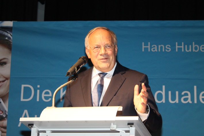 Die AMAG gewinnt den ersten Nationalen Bildungspreis