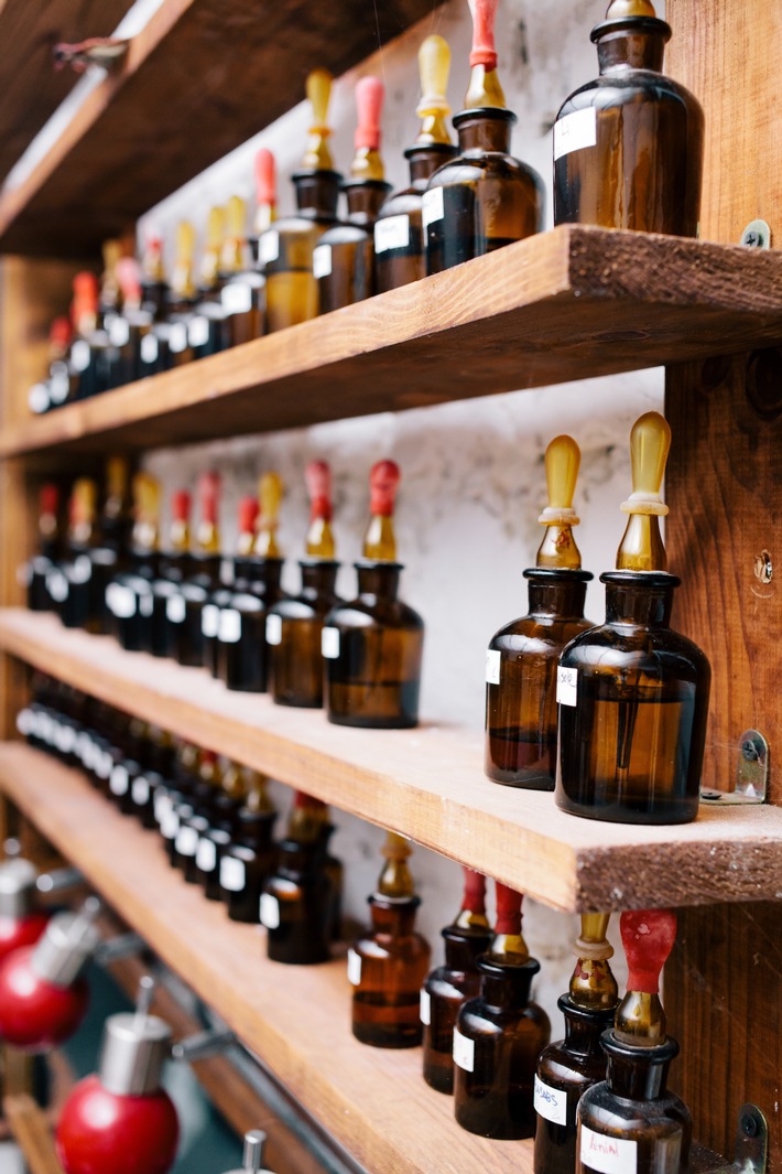 Eine Duftrarität exklusiv bei PRIMAVERA: 30 Jahre gereiftes Vetiver Bourbon