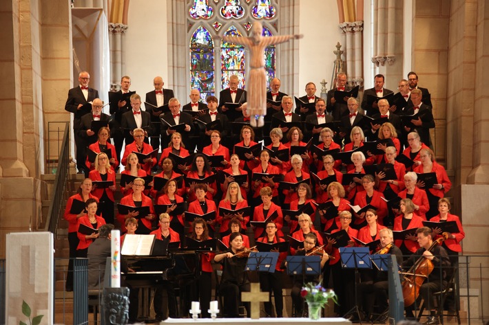 POL-HM: 40 Jahre Polizeichor Hameln - ein Grund zum Feiern