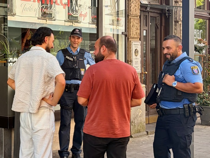 POL-LM: Präventivstreife in der Limburger Innenstadt - Polizei im Austausch mit Bürgerinnen und Bürgern