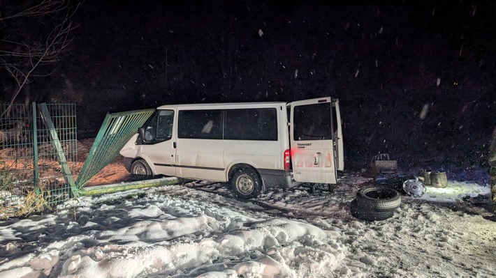 POL-OS: Osnabrück/Bad Essen: Verfolgungsfahrt durch mehrere Ortschaften - Zwei Tatverdächtige festgenommen