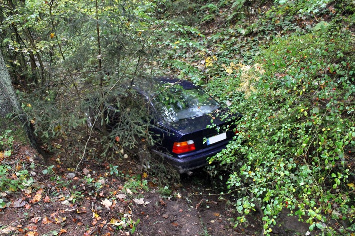 POL-OE: 21-Jähriger verursacht unter Alkoholeinfluss einen Unfall