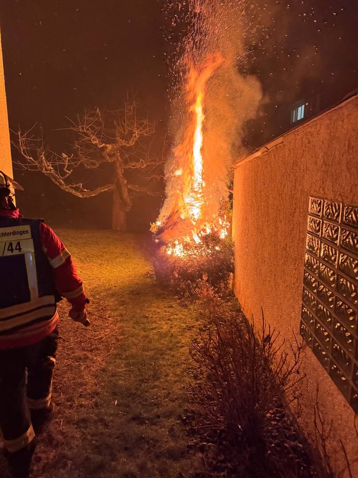 FW LK Esslingen: FW LK Esslingen: In der Silvesternacht zu 45 Einsätzen ausgerückt