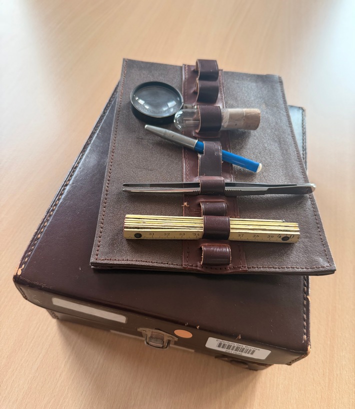 ZOLL-E: Zollfahndung übergibt historisches Exponat an Stadt Aachen