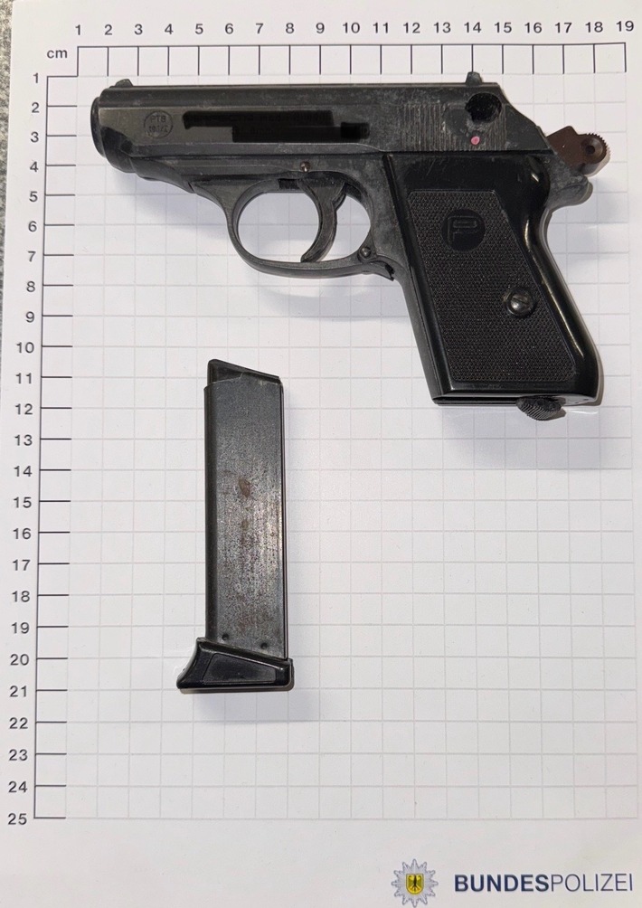 BPOL NRW: Bundespolizei findet Schreckschusswaffe am Gelsenkirchener Hauptbahnhof