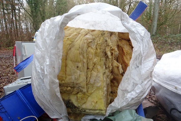 POL-RZ: Illegale Abfallentsorgung nahe Pinnsee / Polizei sucht Zeugen