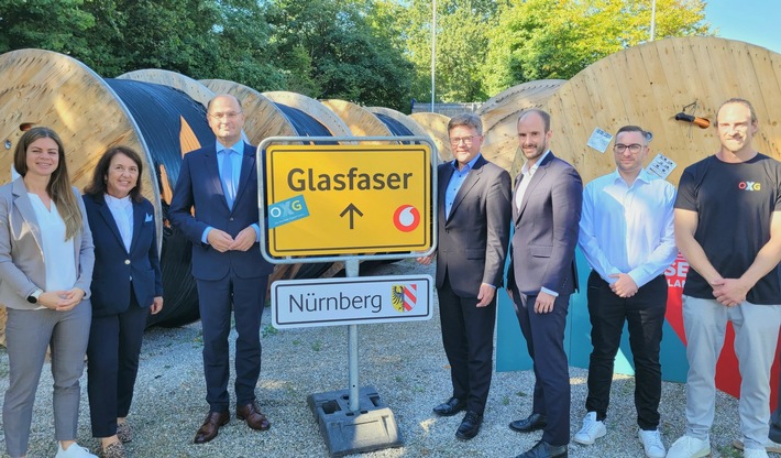 Glasfaser-Offensive für den Freistaat Bayern OXG und Vodafone starten Glasfaserausbau in Nürnberg