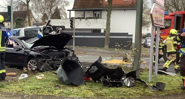 FW-GE: Verkehrsunfall mit Todesfolge