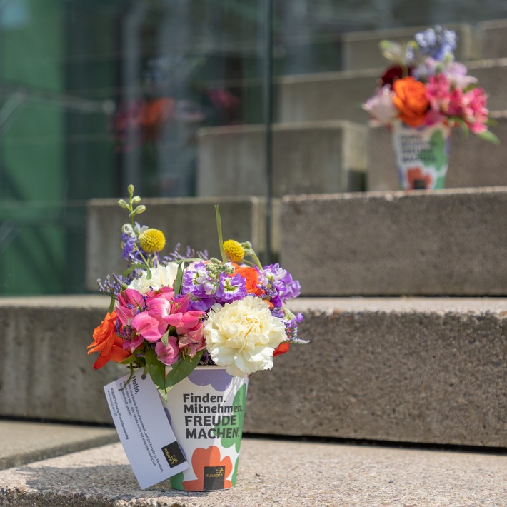 Internationaler Lonely Bouquet Day beschert spontanes Blumenglück / Blumensträußchen finden, behalten oder verschenken