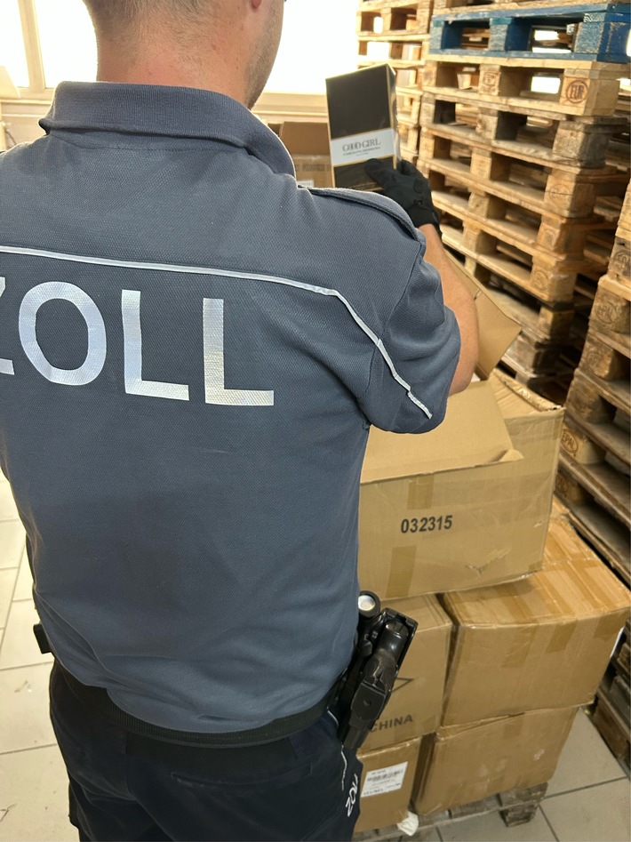 HZA-KR: Krefelder Zoll hat den richtigen Riecher und stoppt mutmaßlich gefälschte Parfüms