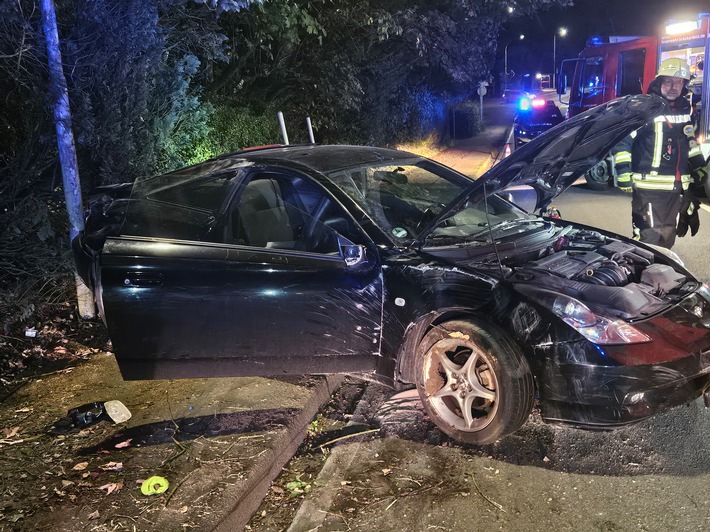 FW-EN: Alleinunfall durch PKW
