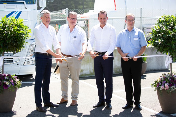 Lidl Suisse ouvre la première station-service de gaz liquide de Suisse / Vision : une logistique sans énergie fossile d&#039;ici 2030