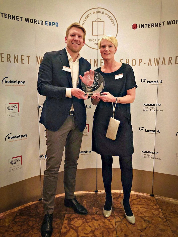 bonprix gewinnt als &quot;Bester Markenshop&quot; den Internet World Business Shop-Award