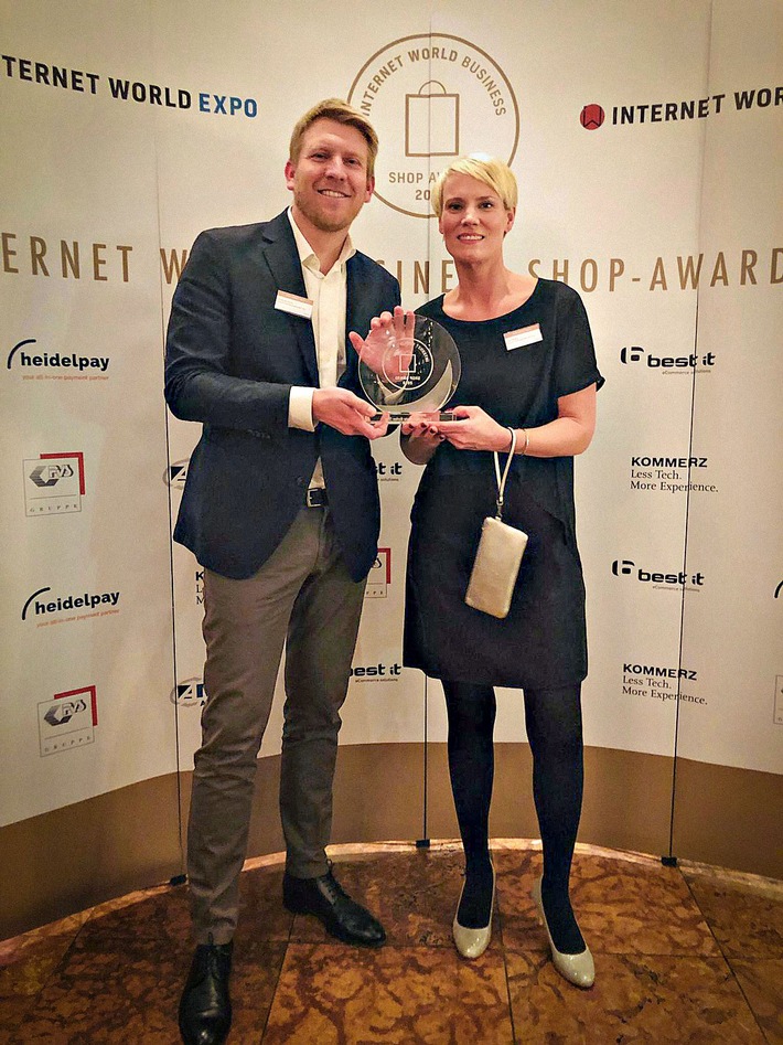 bonprix gewinnt als "Bester Markenshop" den Internet World Business Shop-Award