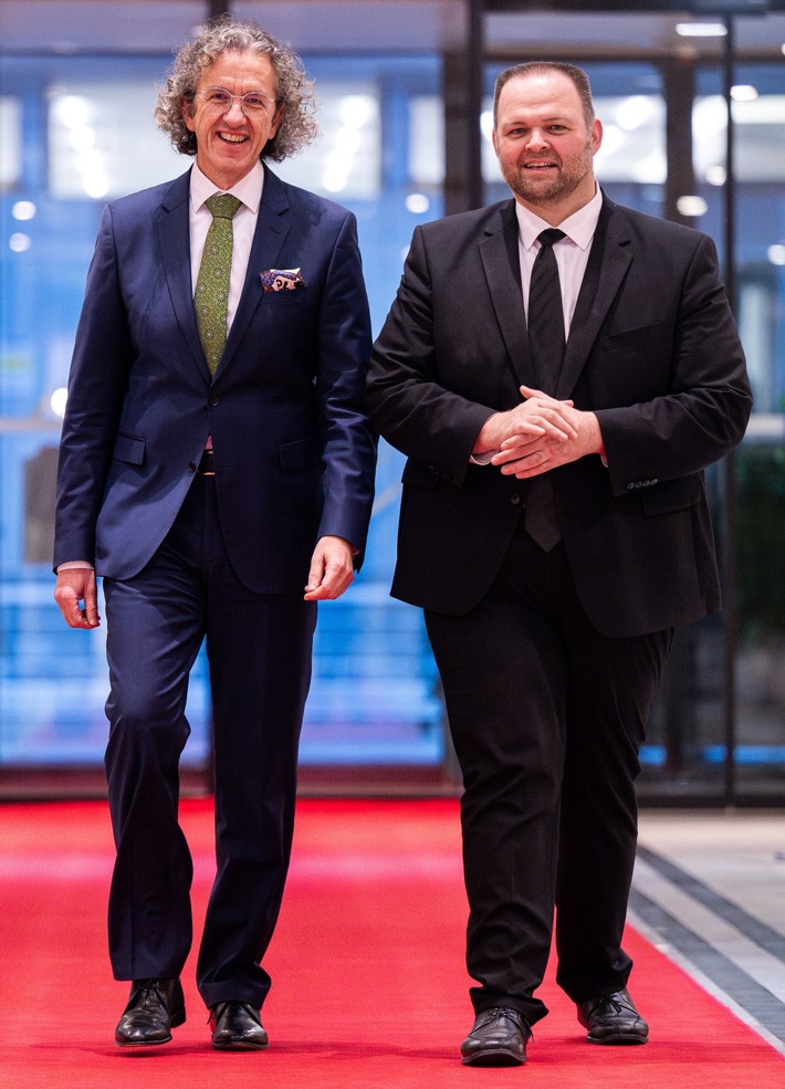 Eroglu und Streit: „Wir bremsen die Überregulierung. Europas Unternehmen bekommen wieder Luft zum Atmen.“