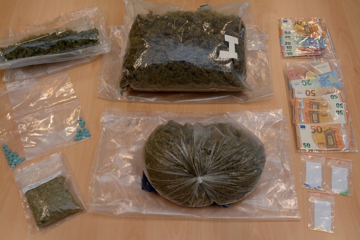 POL-WHV: Erfolgreicher Schlag gegen die Rauschgiftkriminalität - Polizei Jever beschlagnahmt größere Mengen Betäubungsmittel, u.a. ca. 1,5 kg Marihuana