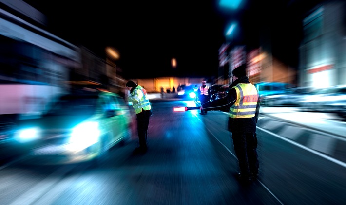 POL-SL: Nach Verfolgungsfahrt von Saarlouis nach Dillingen / Polizei sucht mögliche Geschädigte und leitet mehrere Strafverfahren gegen 26-Jährigen ein