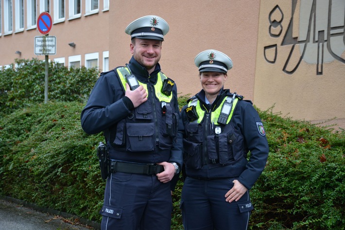 POL-ME: Bezirksdienst berät gemeinsam mit den "ASSen" am STREIFENWagen -2507084