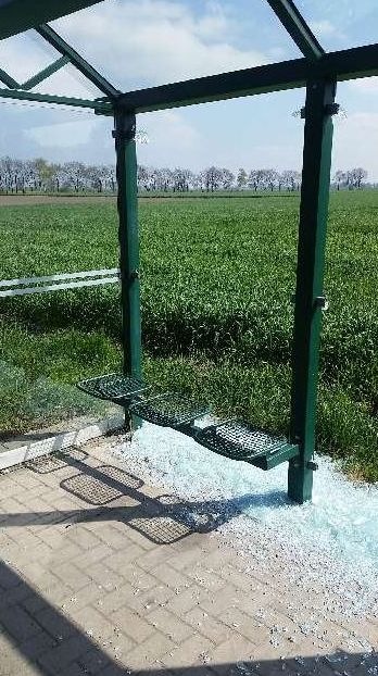 POL-NI: Vandalismustaten reißen nicht ab - hohe Sachschäden - Polizei hofft auf Zeugen