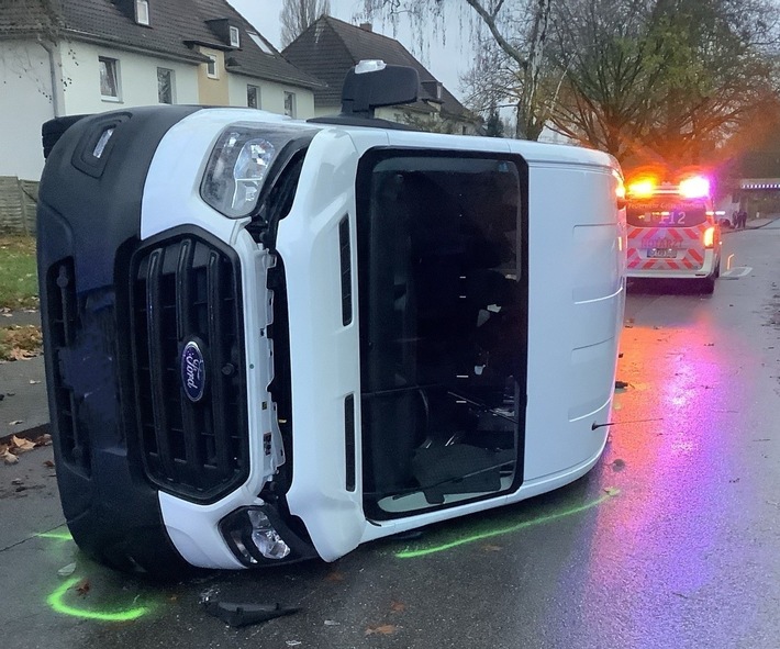 FW-GE: Verkehrsunfall mit mehreren verletzten Personen