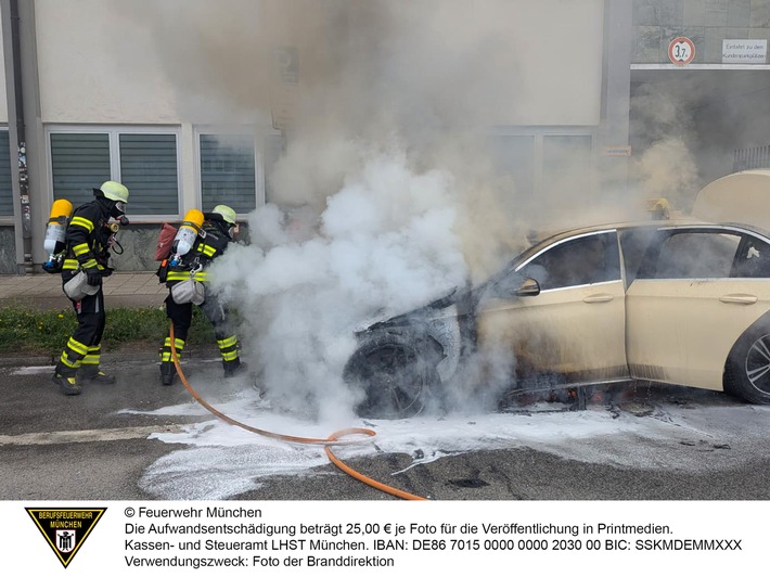 FW-M: Taxi raucht ab (Obergiesing)