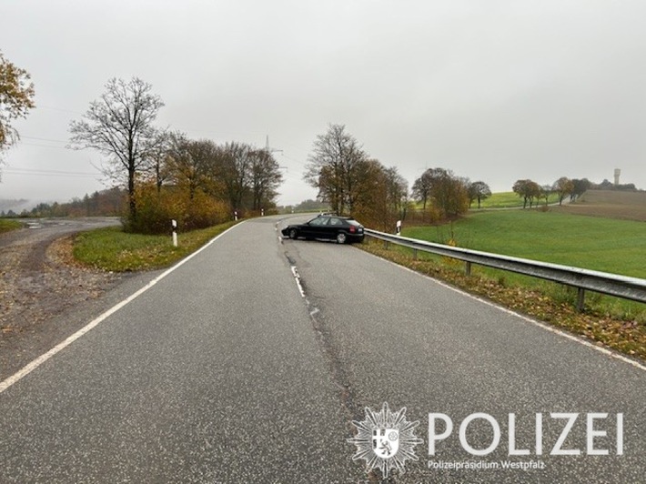 POL-PIZW: Auto schleudert in die Leitplanke