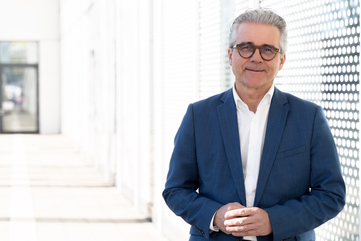 POL-AC: Pressemitteilung des Ministeriums des Innern: Minister Reul ernennt Andreas Bollenbach zum neuen Polizeipräsidenten in Aachen