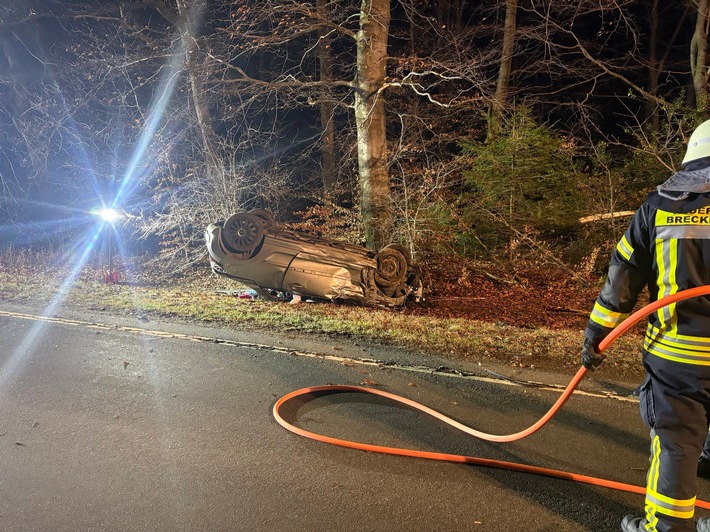 FW-EN: Verkehrsunfall L528 und Landeplatzsicherung Rettungshubschrauber
