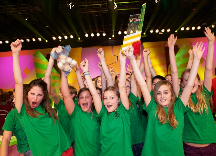 Realschule aus Bayern ist "Die beste Klasse Deutschlands" 2012 / Schüler aus Fürstenfeldbruck gewinnen Superfinale im Ersten, Klassen aus Hamburg, Potsdam und Langenau unterliegen knapp (BILD)