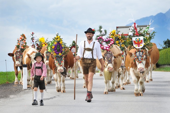 Alpbachtal | Almsommer endet mit farbenfrohem Almabtrieb