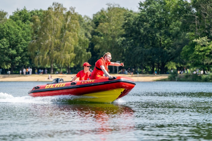 Einladung zur Pressekonferenz der DLRG: Rettungsschwimmer bewahren 2024 über 1.000 Menschenleben