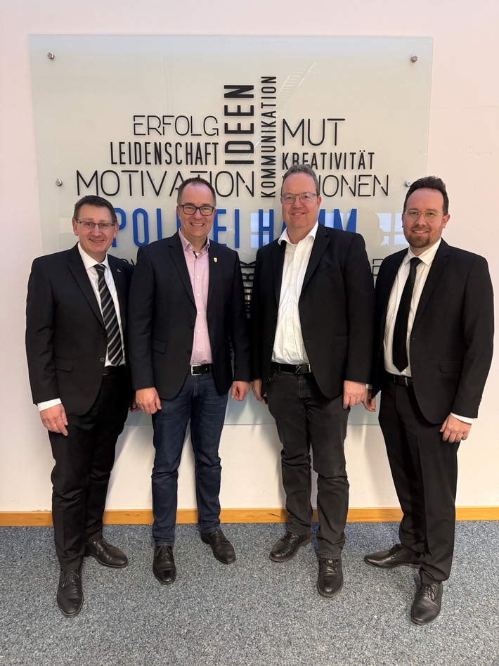 POL-HAM: Konstituierende Sitzung des Polizeibeirats - Ratsherr Axel Püttner zum Vorsitzenden gewählt