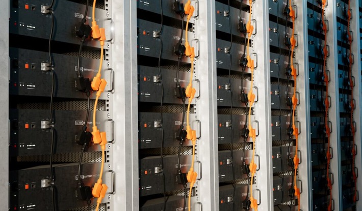 Connectika bündelt Expertise zusammen mit ihren Partnern für eine anschlussfertige Power Unit für gewerbliche und industrielle Speicherprojekte